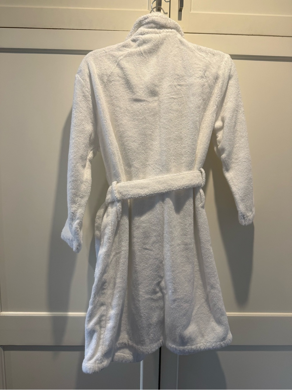 Like New Pottery Barn Teen Quick Dry Plush White Shawl Collar Bathrobe - Picture 3 of 4